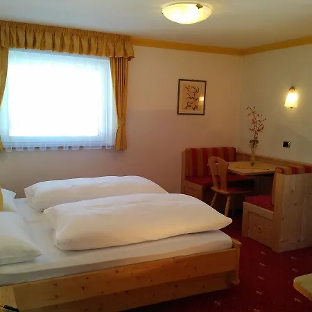 Hotel Garni Waltoy Selva di Val Gardena